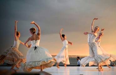 LIVE-DANCE-ACTS-1.jpg