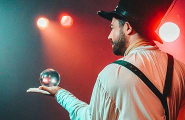 MAGICIANS-1.jpg